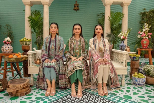 The Fabric of Fashion A Season-by-Season Guide to the Textiles of Pakistani Attire in the UK
